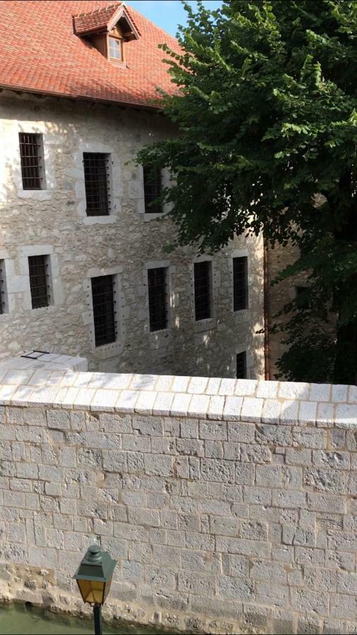 Апартаменты Design Appart O'Prison.. Canal View & Old Prisons Анси Экстерьер фото